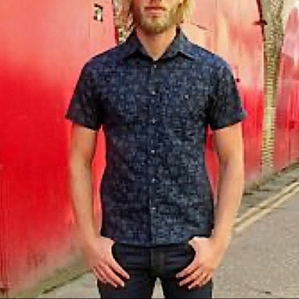 Croft & Barrow short sleeve graphic button down